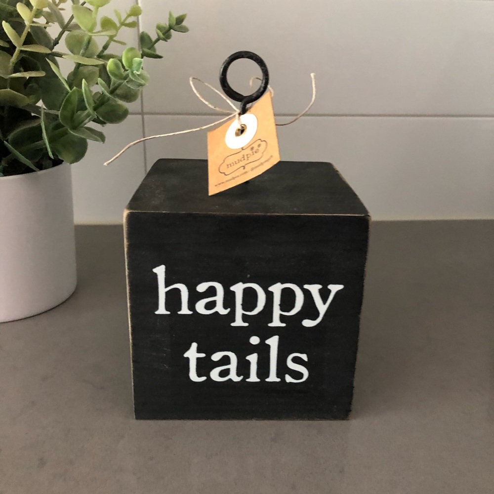 Happy Tail Block Photo Clip